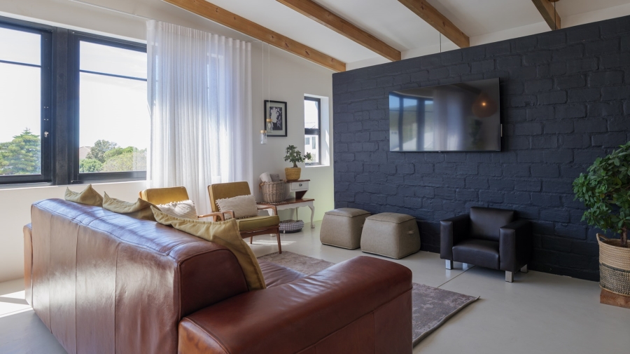 6 Bedroom Property for Sale in Agulhas Western Cape